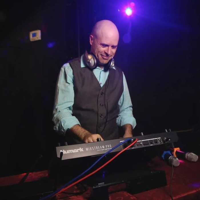 dj vidge entrain de mixer